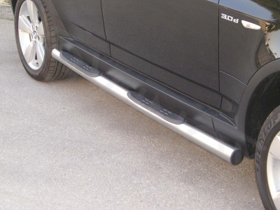 bmw-x3-2004-2010-sidebars-ronde-buis-met-zwarte-steps-rvs-glans-gp-line-01.jpg