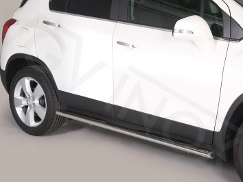 chevrolet-trax-2017-heden-sidebars-ovale-buis-met-zwarte-steps-rvs-glans-gpo-line-01.jpg